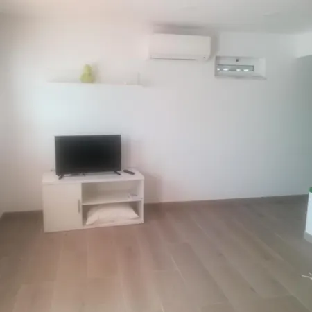 Studio With Pool Garden Apartment